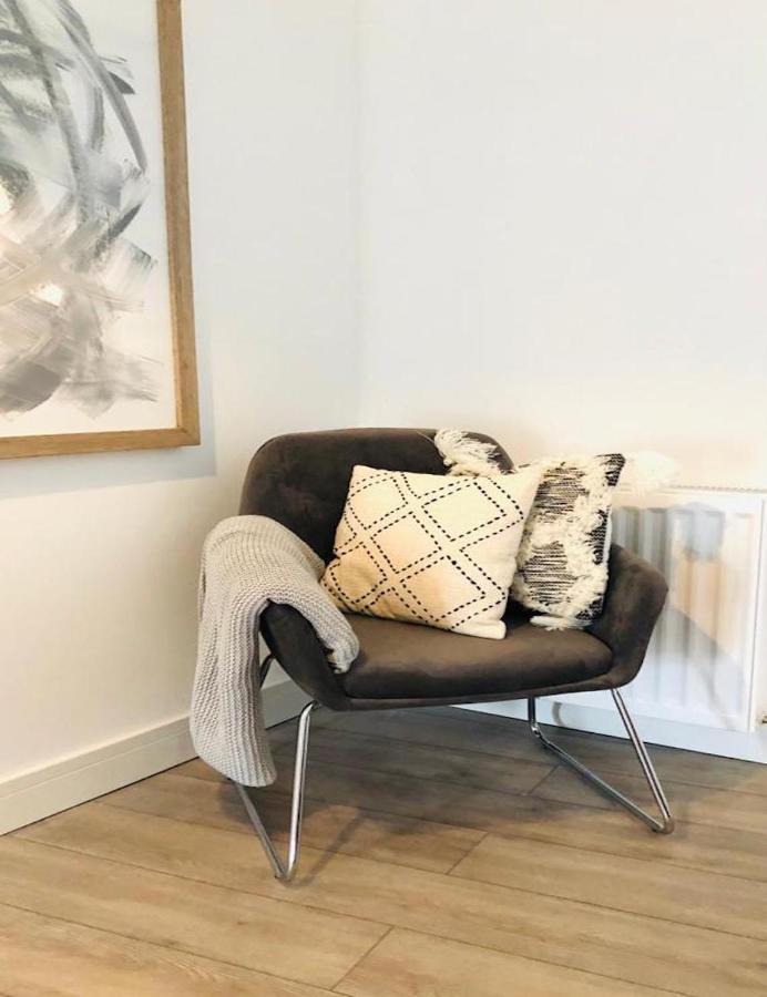 See Our Amazing Score At The Kepties - 5 X Luxurious Serviced Apartments - With Gardens - Fully Equipped - Free Parking - By Orion Short Stays - See Our Other Individual Listings --- This Is For Brand Awareness Only --- Арброт Экстерьер фото