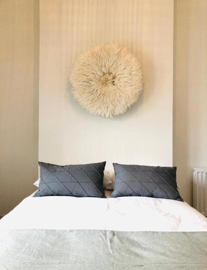 See Our Amazing Score At The Kepties - 5 X Luxurious Serviced Apartments - With Gardens - Fully Equipped - Free Parking - By Orion Short Stays - See Our Other Individual Listings --- This Is For Brand Awareness Only --- Арброт Экстерьер фото